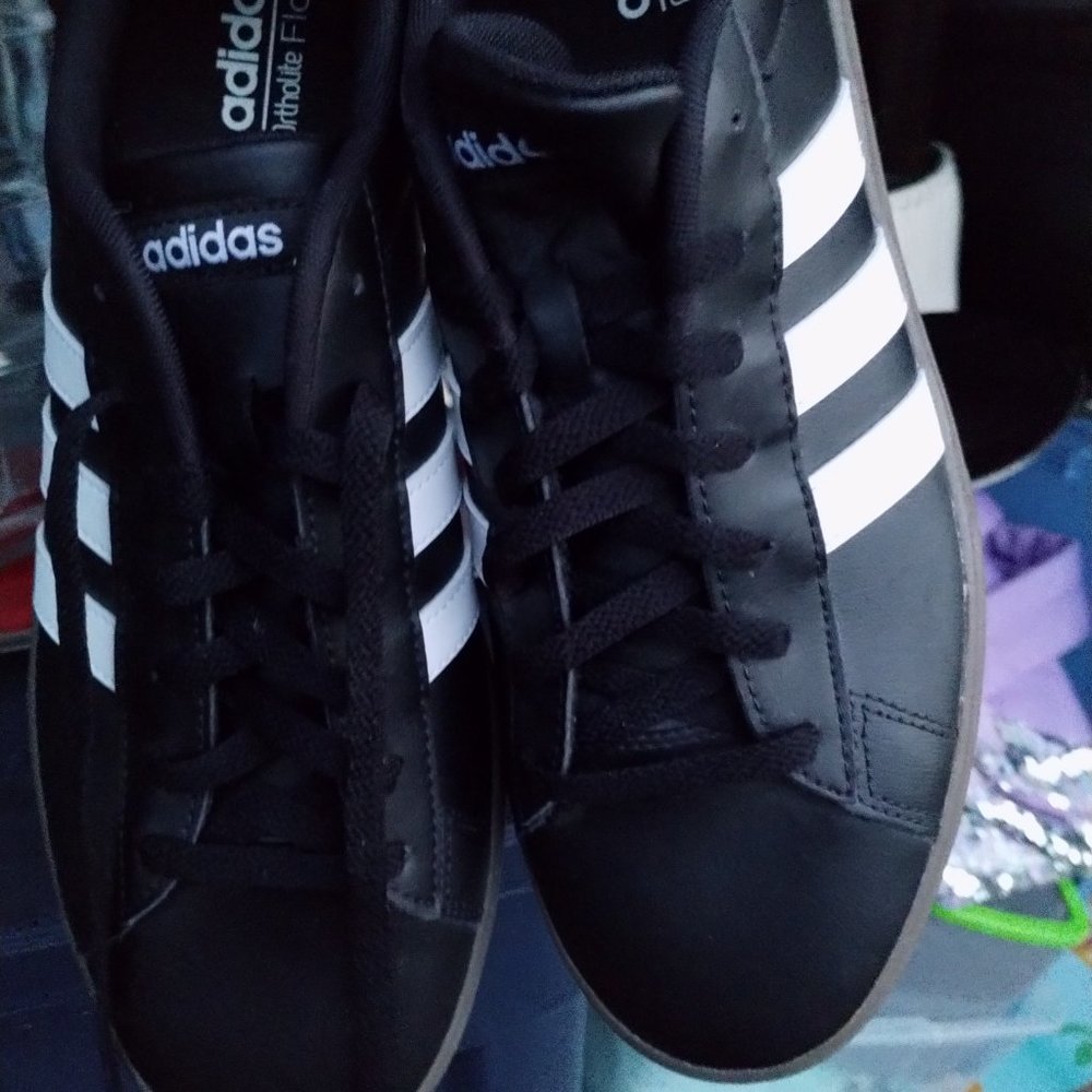 Shoes - Picture 2 of 3